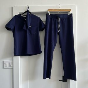 FIGS Scrub Set Navy EUC